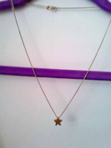alt=<star necklace>
